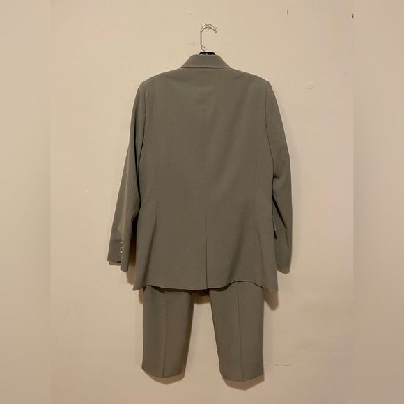 Tahari 2 Piece Suit Light Green - Picture 2 of 13